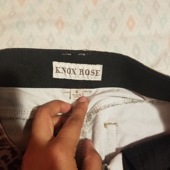 Pants - Picture 3 of 4